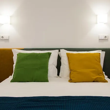 Апартаменты Lovelystay - Lovely Chiado Лиссабон