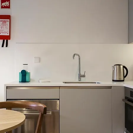 아파트 Lovelystay - Lovely Chiado 리스본